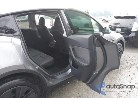 2024 Tesla Model Y Long Range Dual Motor All-Wheel Drive from USA, damaged, VIN 7SAYGDEE4RF178084